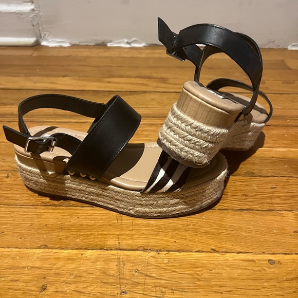 Steve Madden Black And White Zebra Plaform Sandal - Picture 3 of 6